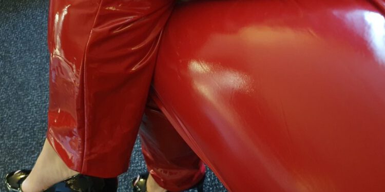 Prachtige pegging-ervaring (voor zowel Haar als hem) van Dominae Suae