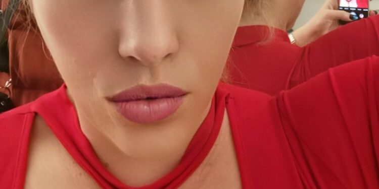 Mogen wij u voorstellen: Meesteres Kat van Doorn!!