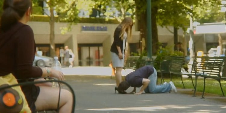 Het is Foot Fetish Friday bij Klapjes!