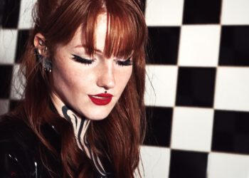 Red Dominatrix, niet zomaar een rode Meesteres