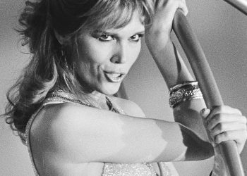 Pauzemuziekje! Amanda Lear: Follow Me
